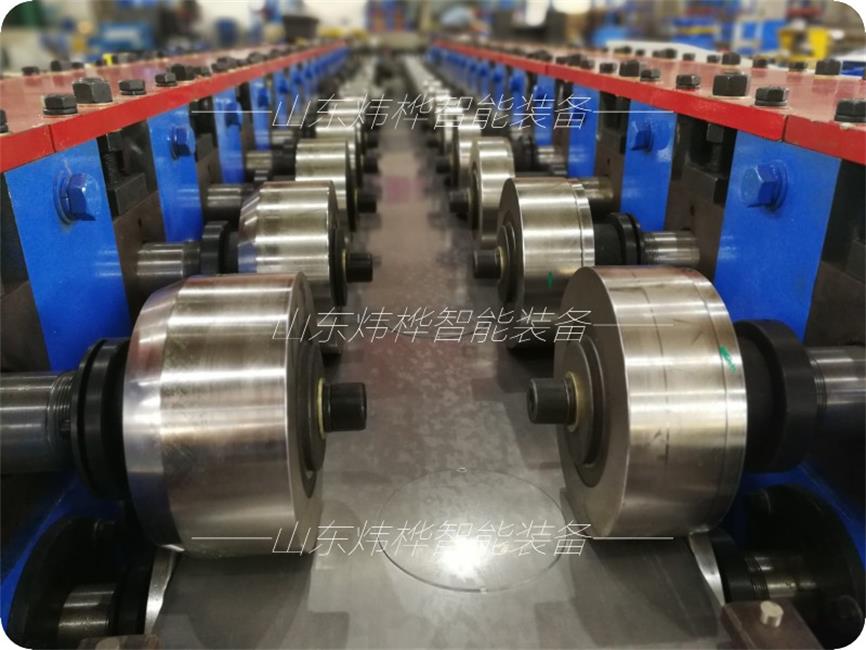 1554084294797292.jpg 消防箱成型机.jpg