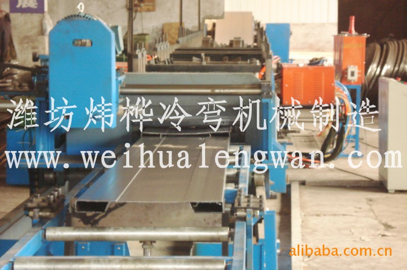 1554251877731742 卷闸门的选择技巧