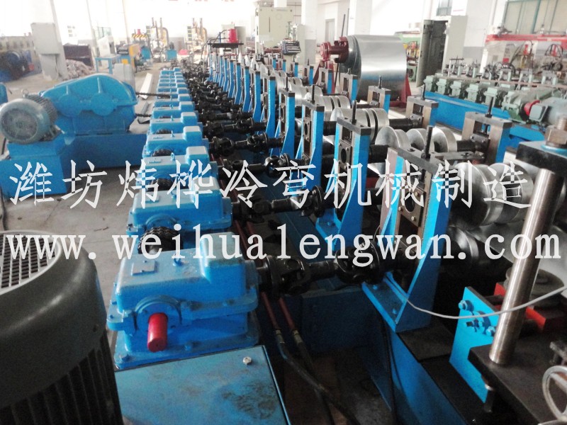 1554340605374360 冷弯成型机的矫直工艺