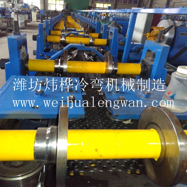 1554513264692162 高精定制轻钢别墅龙骨设备