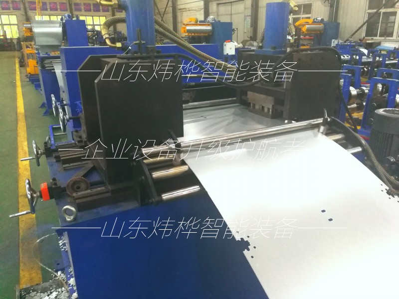 1554598312371424 灭火器箱箱体一次成型设备