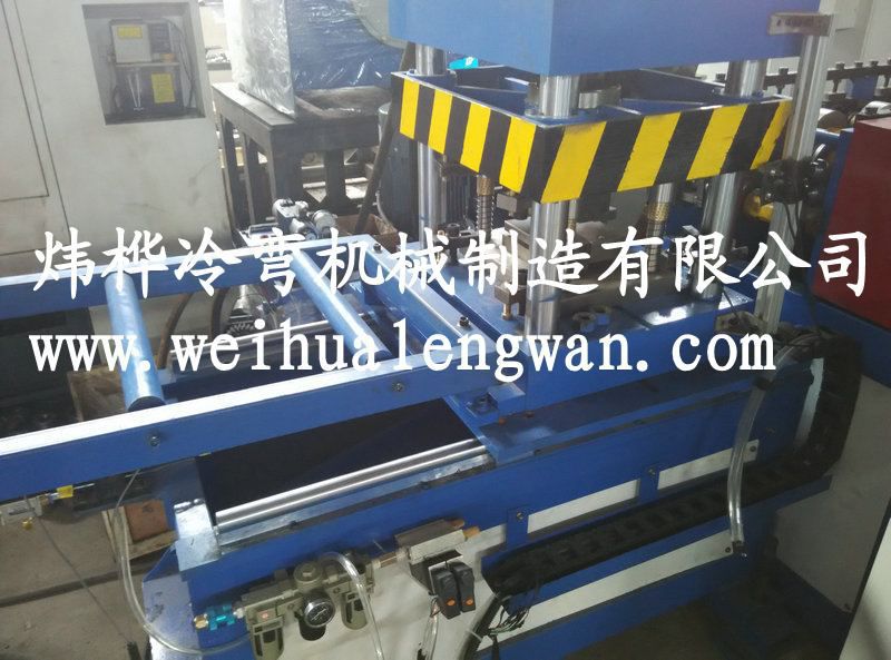 1556260525218214 消防栓箱设备
