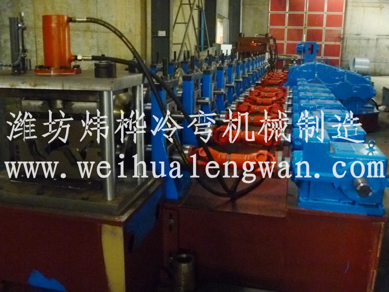 国标护栏板自动出产线