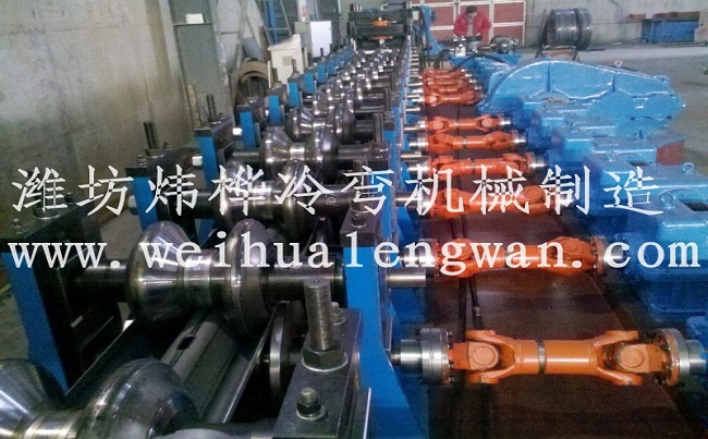 高速公路护栏板成型机械