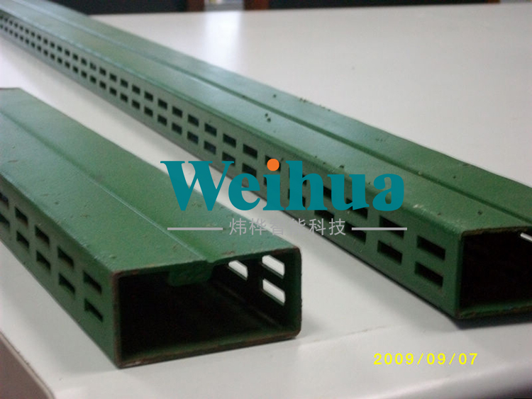 1573438055825564 货架立柱成型机特点以及重型仓储货架的尺寸是几多