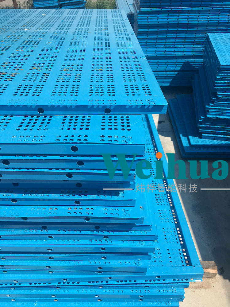 1574307176233834 爬架网冲压出产线特点以及爬架网片的用处