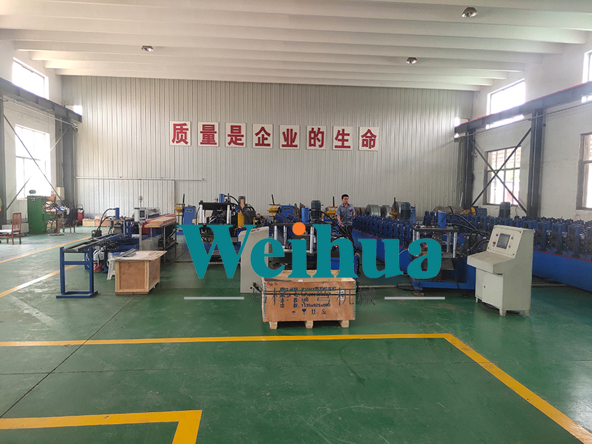 汽车玻璃导轨总成